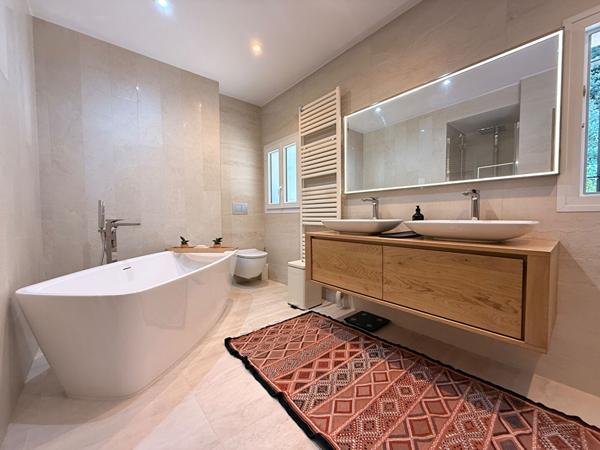 Villa La Colle Sur Loup 6 pièces 179 m2 Piscine