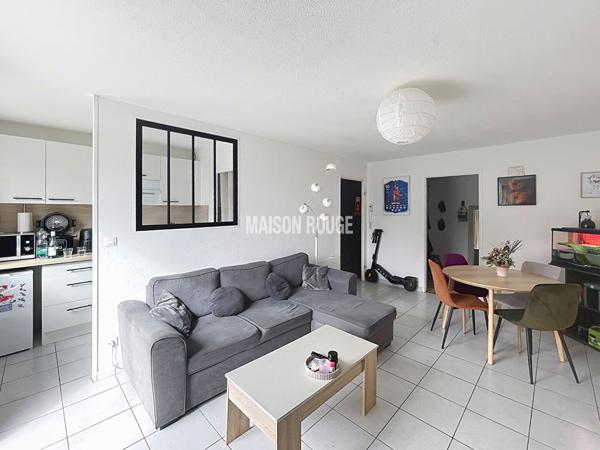 Appartement T3 55 m2 , balcon et 2 places de stationnement