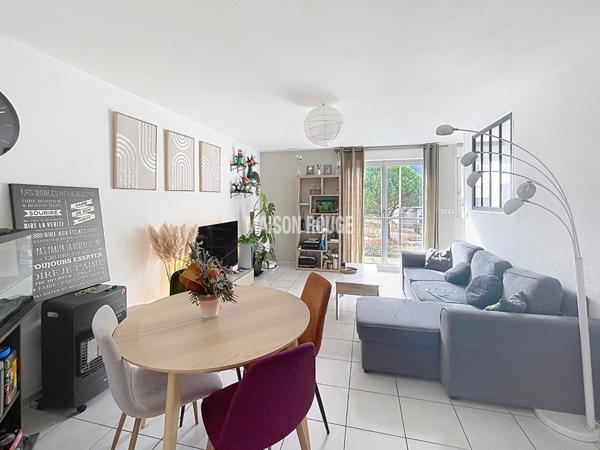 Appartement T3 55 m2 , balcon et 2 places de stationnement