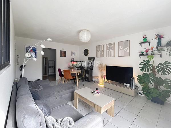 Appartement T3 55 m2 , balcon et 2 places de stationnement