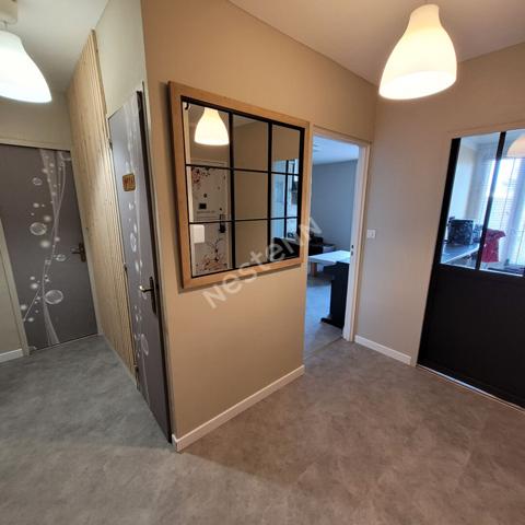 Nantes Facultés / Recteur Schmitt : En vente ! Appartement T4 DPE D, 3 chambres, 74m², parking couvert boxable et cave. A 100m du tram ligne 2. Petits commerces à pied !