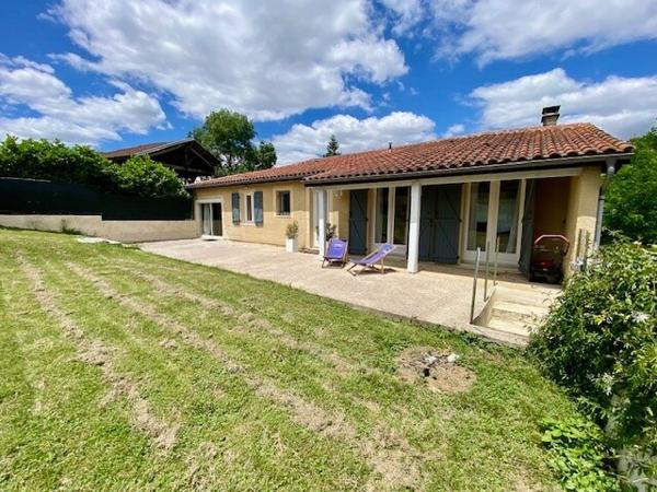 Pavie - Maison de plain-pied rénovée 124m2 avec jardin clôturé