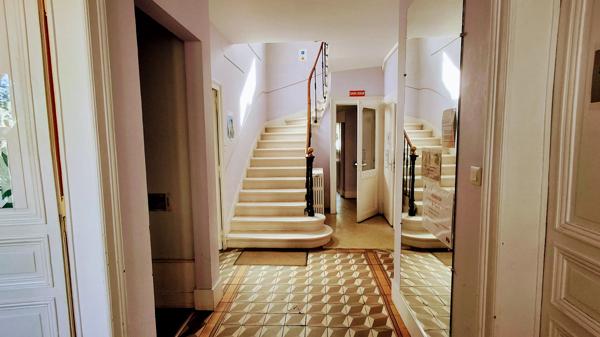 Immeuble Epinal, 3 niveaux, 21 pièce(s) 385 m2