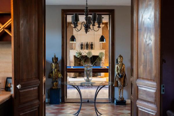 DOMAINE RARE ENTRE ROYAN ET SAINTES AVEC SUITES ET DEPENDANCES HAUT DE GAMME