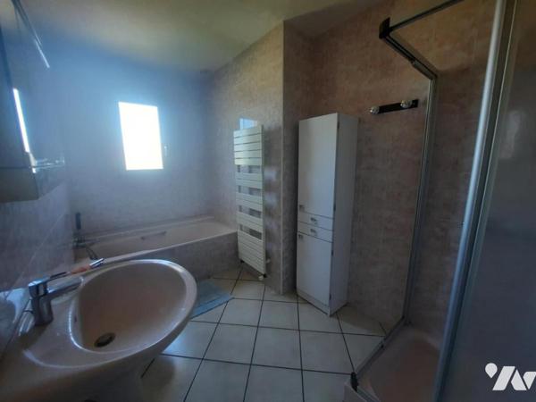 SAINT-HILAIRE-DE-RIEZ: Proche centre, maison de plain-pied lumineuse 