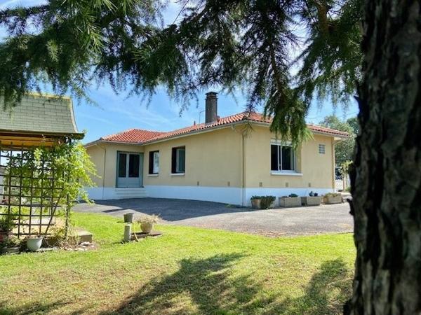 Auch - Un petit coin de paradis avec grandes dépendances