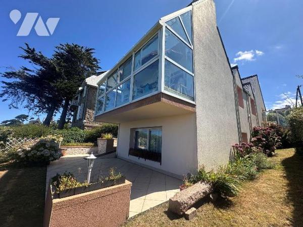 Maison à vendre à Perros-Guirec :

À quelques pas du centre-ville et de la plage de Trestraou...