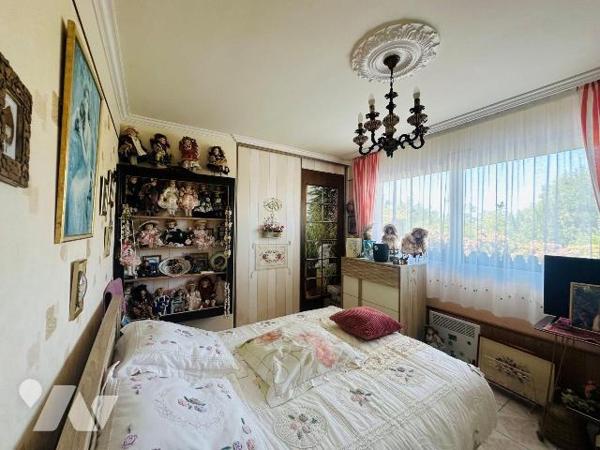 Maison à vendre à Perros-Guirec :

À quelques pas du centre-ville et de la plage de Trestraou...