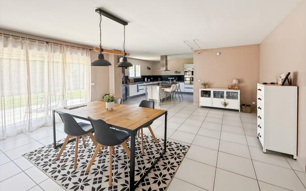 Maison à vendre    5 pièces •  Patay