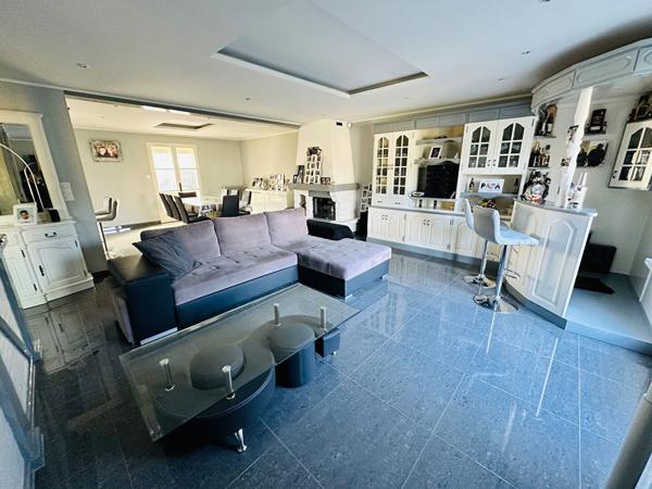 Maison BALLAN-MIRÉ 8 pièces