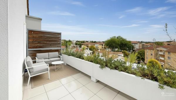 Appartement terrasse 104 M2 dernier étage - Luminosité, volumes et confort.