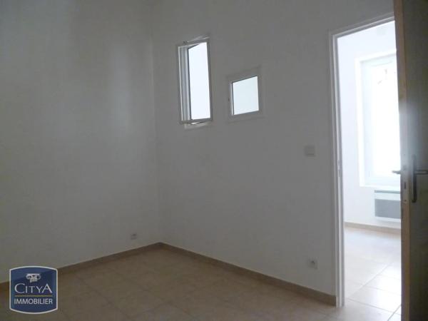 Appartement à louer 2 pièces 31.95m² Nîmes (30900)