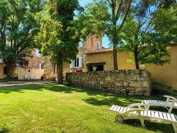 MAISON T4 AVEC GRAND JARDIN - ESPACES DE STOCKAGE ...