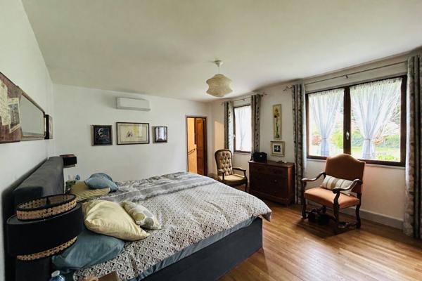 Single-storey 4-bedroom home with 48 m2 living space, garden