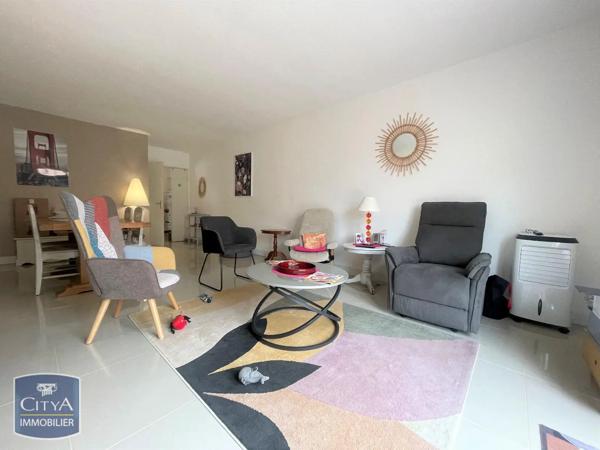 Maison à louer 4 pièces 87.66m² Orange (84100)