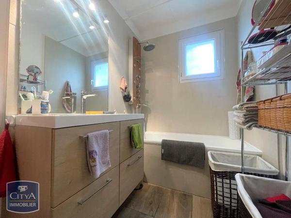 Maison à louer 4 pièces 87.66m² Orange (84100)