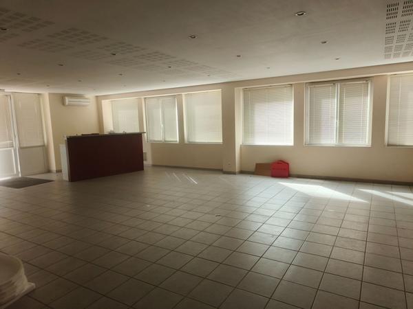 Maison - 10 pièces - 400 m²