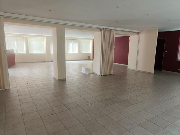 Maison - 10 pièces - 400 m²