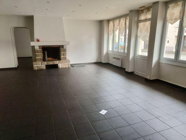 Maison - 10 pièces - 400 m²