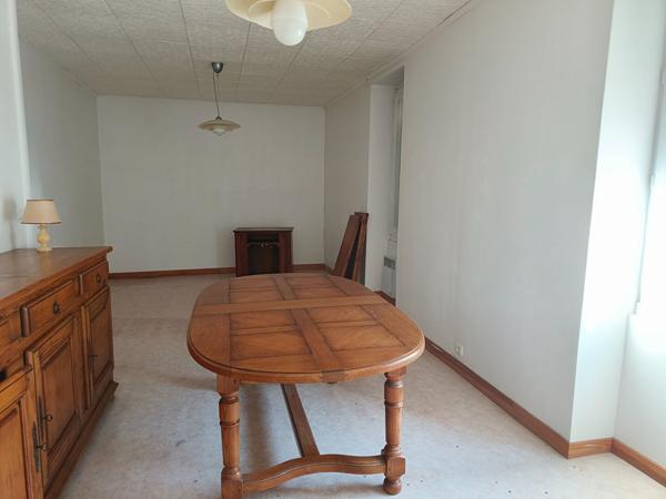 Maison - 10 pièces - 400 m²