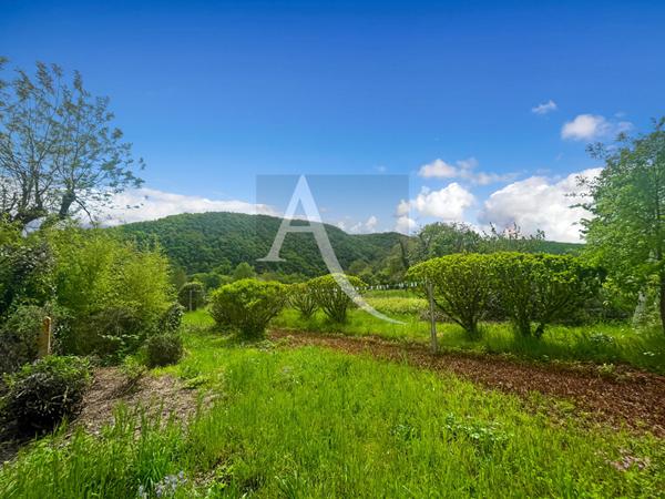 Maison en pierre, 5 chambres avec deux granges et accès privé au Lot
