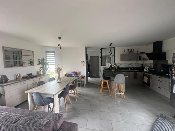 Maison
                                                                                                                                                                                                                                                                                                                        5 pièce(s)                                                                                                                                                                                                          4 chambre(s)                                                                                                                                                                                                          113  m²