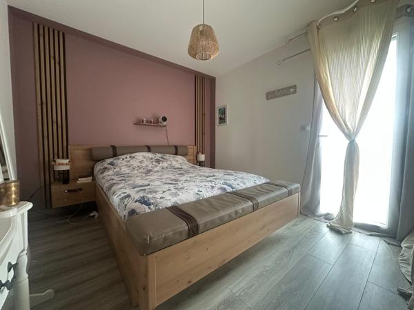 Maison
                                                                                                                                                                                                                                                                                                                        5 pièce(s)                                                                                                                                                                                                          4 chambre(s)                                                                                                                                                                                                          113  m²