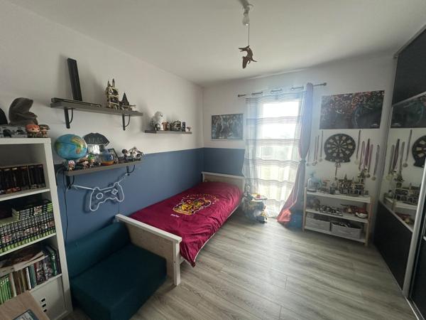 Maison
                                                                                                                                                                                                                                                                                                                        5 pièce(s)                                                                                                                                                                                                          4 chambre(s)                                                                                                                                                                                                          113  m²