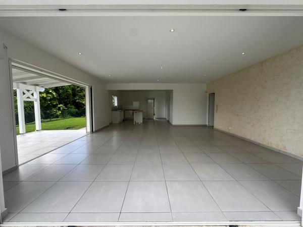 Magnifique VILLA T5 non meublée PETIT BOURG