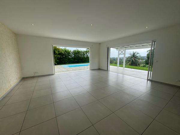 Magnifique VILLA T5 non meublée PETIT BOURG