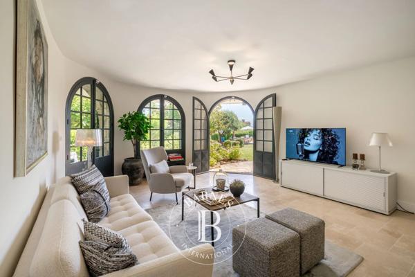 Mandelieu-la-Napoule, Villa 4 Chambres -  212 m² à vendre