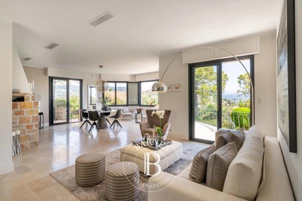 Mandelieu-la-Napoule, Villa 4 Chambres -  212 m² à vendre
