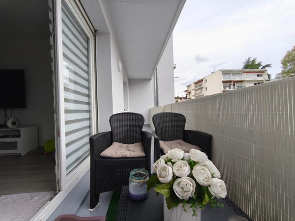 Magnifique appartement 4 pièces totalement rénové avec son garage et son parking