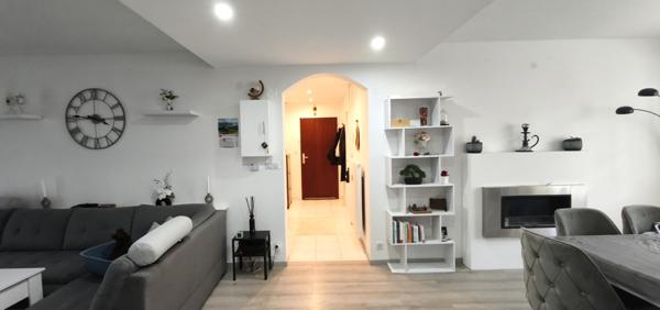 Magnifique appartement 4 pièces totalement rénové avec son garage et son parking