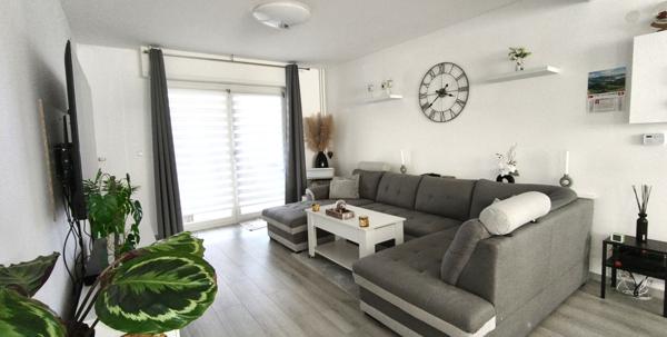 Magnifique appartement 4 pièces totalement rénové avec son garage et son parking