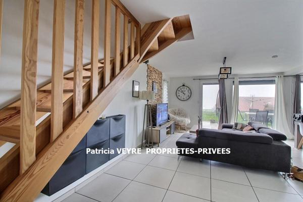 PLANFOY 42660 maison récente, trois chambres, garage sur 404 m² de terrain clos