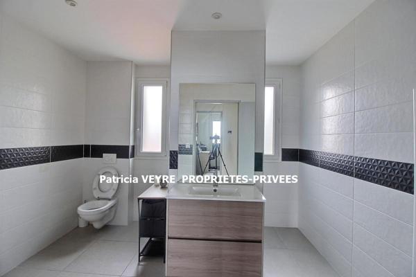 PLANFOY 42660 maison récente, trois chambres, garage sur 404 m² de terrain clos