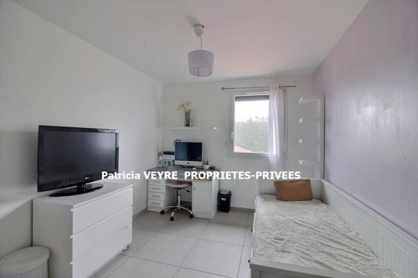 PLANFOY 42660 maison récente, trois chambres, garage sur 404 m² de terrain clos