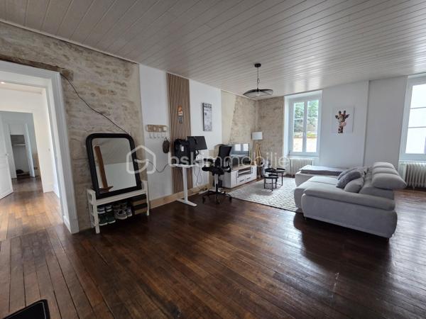 Magnifique appartement T3 de 101m² avec place de parking privative et cave en hypercentre ville de Nevers.

Situé dans une petite copropriété, au rez-de-jardin d'un immeuble sans ascenseur, dans un quartier très prisé de Nevers, en hyper centre ville, proche des écoles, commerces et commodités, nous vous présentons ce magnifique appartement de type T3 d'une surface Loi Carrez de 101m², proposant 3 pièces, comprenant une grande pièce de vie de 47m², composée d'un salon, d'un séjour,, d'une cuisine ouverte, aménagée et équipée, mais aussi d'une salle d'eau, d'un wc indépendant, de 2 chambres,, d'un dressing équipée et indépendant, d'un balcon, d'une terrasse ainsi qu'une grande cave voutée en pierres apparentes d'une surface de près de 90m².
Cet appartement propose une entrée sur une grande pièce de vie de près de 47m², pièce de vie composée d'un espace de cuisine ouverte aménagée et équipée, d'un espace salon et d'un espace séjour, pièce qui propose le charme des pierres apparentes et du parquet chêne authentique.
De la pièce de vie, un dégagement de couloir dessert un wc indépendant et une salle d'eau. 
A gauche de l'entrée, un autre dégagement de couloir dessert 2 chambres de 16m² et 18m², cette dernière disposant d'un placard penderie ainsi qu'un grand dressing indépendant et aménagée (mobiliers).
Cet appartement propose également une grande cave de près de 90m²en pierres apparentes dont une partie sert de chaufferie buanderie .

Tous les sols de cet appartement sont en parquet chêne authentique (entrée, dégagement , pièce de vie, dégagement, chambres et dressing), en parquet stratifié (dégagement et wc) ou en carrelage (salle d'eau), il dispose d'une isolation double vitrage Bois (huisseries) ou Alu (porte d'entrée et porte fenêtre), de volets bois standards ou volets persiennes bois, d'un chauffage de type gaz de ville avec une chaudière récente(2016) , ainsi qu"un ballon production d'eau chaude très récent (2026).
Aucune charge de copropriété car cet appartement fait partie d'un syndic bénévole.
Côté internet, il dispose de la fibre internet.
Côté pratique, il propose un grand balcon d'accueil de 8m², et un espace terrasse extérieure, ainsi qu'une place de parking privative.

Photos supplémentaires disponibles sur BSK IMMOBILIER > Nos conseillers > Olivier FRESLON.
Pour tout renseignement complémentaire ou pour une visite, contactez moi au 07.62.78.13.13

Les plus de cet appartement : Le quartier en hyper centre ville proches de toutes les commodités, l'environnement très calme, le syndic bénévole, son agencement intérieur et sa rénovation, son charme et son cachet,  avec sa grande pièce de vie  grand salon séjour, sa cuisine aménagée et équipée, son espace terrasse extérieure, ainsi que sa place de parking privative.sa cave.

Idéal pour un premier achat vous serez séduits par les atouts de ce bel appartement, c'est un vrai coup de coeur !!