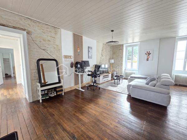 Magnifique appartement T3 de 101m² avec place de parking privative et cave en hypercentre ville de Nevers.

Situé dans une petite copropriété, au rez-de-jardin d'un immeuble sans ascenseur, dans un quartier très prisé de Nevers, en hyper centre ville, proche des écoles, commerces et commodités, nous vous présentons ce magnifique appartement de type T3 d'une surface Loi Carrez de 101m², proposant 3 pièces, comprenant une grande pièce de vie de 47m², composée d'un salon, d'un séjour,, d'une cuisine ouverte, aménagée et équipée, mais aussi d'une salle d'eau, d'un wc indépendant, de 2 chambres,, d'un dressing équipée et indépendant, d'un balcon, d'une terrasse ainsi qu'une grande cave voutée en pierres apparentes d'une surface de près de 90m².
Cet appartement propose une entrée sur une grande pièce de vie de près de 47m², pièce de vie composée d'un espace de cuisine ouverte aménagée et équipée, d'un espace salon et d'un espace séjour, pièce qui propose le charme des pierres apparentes et du parquet chêne authentique.
De la pièce de vie, un dégagement de couloir dessert un wc indépendant et une salle d'eau. 
A gauche de l'entrée, un autre dégagement de couloir dessert 2 chambres de 16m² et 18m², cette dernière disposant d'un placard penderie ainsi qu'un grand dressing indépendant et aménagée (mobiliers).
Cet appartement propose également une grande cave de près de 90m²en pierres apparentes dont une partie sert de chaufferie buanderie .

Tous les sols de cet appartement sont en parquet chêne authentique (entrée, dégagement , pièce de vie, dégagement, chambres et dressing), en parquet stratifié (dégagement et wc) ou en carrelage (salle d'eau), il dispose d'une isolation double vitrage Bois (huisseries) ou Alu (porte d'entrée et porte fenêtre), de volets bois standards ou volets persiennes bois, d'un chauffage de type gaz de ville avec une chaudière récente(2016) , ainsi qu"un ballon production d'eau chaude très récent (2026).
Aucune charge de copropriété car cet appartement fait partie d'un syndic bénévole.
Côté internet, il dispose de la fibre internet.
Côté pratique, il propose un grand balcon d'accueil de 8m², et un espace terrasse extérieure, ainsi qu'une place de parking privative.

Photos supplémentaires disponibles sur BSK IMMOBILIER > Nos conseillers > Olivier FRESLON.
Pour tout renseignement complémentaire ou pour une visite, contactez moi au 07.62.78.13.13

Les plus de cet appartement : Le quartier en hyper centre ville proches de toutes les commodités, l'environnement très calme, le syndic bénévole, son agencement intérieur et sa rénovation, son charme et son cachet,  avec sa grande pièce de vie  grand salon séjour, sa cuisine aménagée et équipée, son espace terrasse extérieure, ainsi que sa place de parking privative.sa cave.

Idéal pour un premier achat vous serez séduits par les atouts de ce bel appartement, c'est un vrai coup de coeur !!