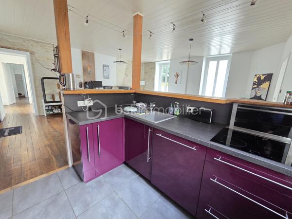 Magnifique appartement T3 de 101m² avec place de parking privative et cave en hypercentre ville de Nevers.

Situé dans une petite copropriété, au rez-de-jardin d'un immeuble sans ascenseur, dans un quartier très prisé de Nevers, en hyper centre ville, proche des écoles, commerces et commodités, nous vous présentons ce magnifique appartement de type T3 d'une surface Loi Carrez de 101m², proposant 3 pièces, comprenant une grande pièce de vie de 47m², composée d'un salon, d'un séjour,, d'une cuisine ouverte, aménagée et équipée, mais aussi d'une salle d'eau, d'un wc indépendant, de 2 chambres,, d'un dressing équipée et indépendant, d'un balcon, d'une terrasse ainsi qu'une grande cave voutée en pierres apparentes d'une surface de près de 90m².
Cet appartement propose une entrée sur une grande pièce de vie de près de 47m², pièce de vie composée d'un espace de cuisine ouverte aménagée et équipée, d'un espace salon et d'un espace séjour, pièce qui propose le charme des pierres apparentes et du parquet chêne authentique.
De la pièce de vie, un dégagement de couloir dessert un wc indépendant et une salle d'eau. 
A gauche de l'entrée, un autre dégagement de couloir dessert 2 chambres de 16m² et 18m², cette dernière disposant d'un placard penderie ainsi qu'un grand dressing indépendant et aménagée (mobiliers).
Cet appartement propose également une grande cave de près de 90m²en pierres apparentes dont une partie sert de chaufferie buanderie .

Tous les sols de cet appartement sont en parquet chêne authentique (entrée, dégagement , pièce de vie, dégagement, chambres et dressing), en parquet stratifié (dégagement et wc) ou en carrelage (salle d'eau), il dispose d'une isolation double vitrage Bois (huisseries) ou Alu (porte d'entrée et porte fenêtre), de volets bois standards ou volets persiennes bois, d'un chauffage de type gaz de ville avec une chaudière récente(2016) , ainsi qu"un ballon production d'eau chaude très récent (2026).
Aucune charge de copropriété car cet appartement fait partie d'un syndic bénévole.
Côté internet, il dispose de la fibre internet.
Côté pratique, il propose un grand balcon d'accueil de 8m², et un espace terrasse extérieure, ainsi qu'une place de parking privative.

Photos supplémentaires disponibles sur BSK IMMOBILIER > Nos conseillers > Olivier FRESLON.
Pour tout renseignement complémentaire ou pour une visite, contactez moi au 07.62.78.13.13

Les plus de cet appartement : Le quartier en hyper centre ville proches de toutes les commodités, l'environnement très calme, le syndic bénévole, son agencement intérieur et sa rénovation, son charme et son cachet,  avec sa grande pièce de vie  grand salon séjour, sa cuisine aménagée et équipée, son espace terrasse extérieure, ainsi que sa place de parking privative.sa cave.

Idéal pour un premier achat vous serez séduits par les atouts de ce bel appartement, c'est un vrai coup de coeur !!