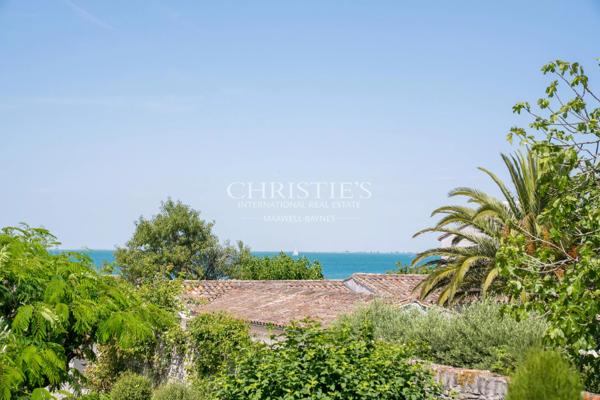 Ensemble immobilier vue mer – première ligne – la Flotte