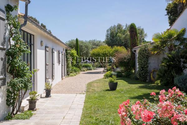 Ensemble immobilier vue mer – première ligne – la Flotte