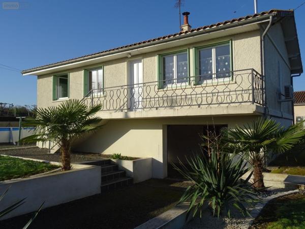 Maison individuelle à vendre à Fleuré dans la Vienne (86340), ref : 2542