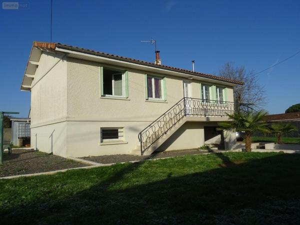 Maison individuelle à vendre à Fleuré dans la Vienne (86340), ref : 2542