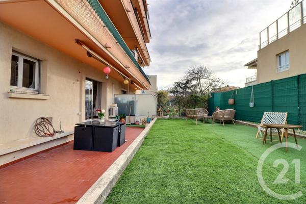 Appartement T3 à vendre  3 pièces - 65,79 m2 ST RAPHAEL - 83