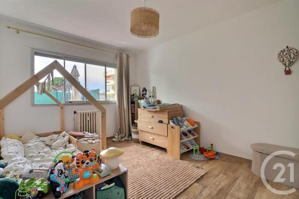 Appartement T3 à vendre  3 pièces - 65,79 m2 ST RAPHAEL - 83