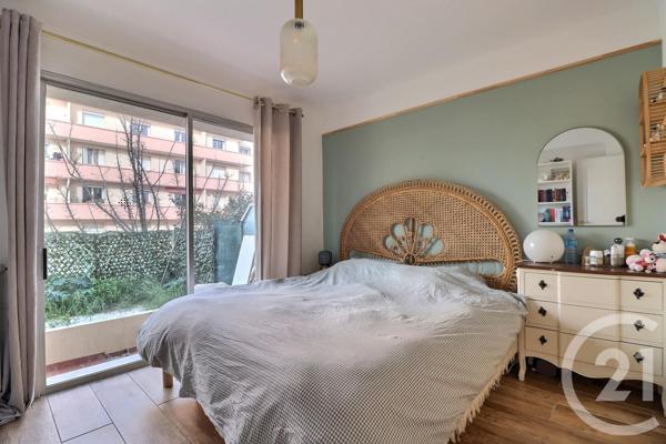 Appartement T3 à vendre  3 pièces - 65,79 m2 ST RAPHAEL - 83