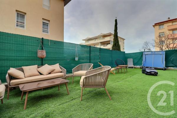 Appartement T3 à vendre  3 pièces - 65,79 m2 ST RAPHAEL - 83