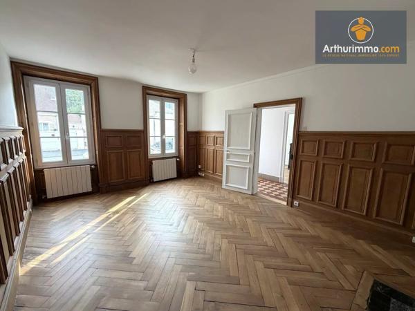 Location                                                      Maison
                        
                     7 pièces                      137 m2                     à Compiègne